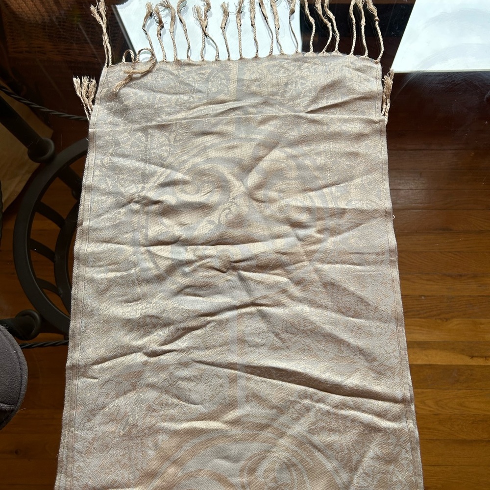 Pashmina - Picture 3 of 3